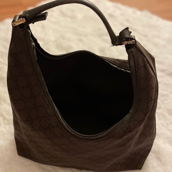 Authentic Gucci tote bag - Picture 10 of 17